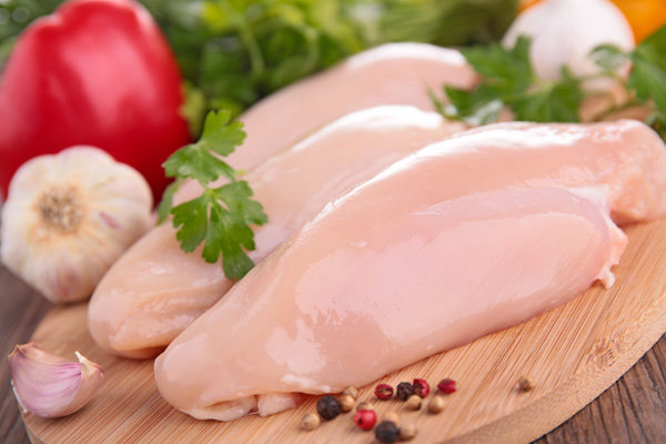 قیمت منطقی گوشت مرغ برای مصرف کنندگان 80 هزارریال است