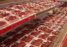 رکود بازار گوشت قرمز ۶۰ واحد صنفی را در اصفهان تعطیل کرد